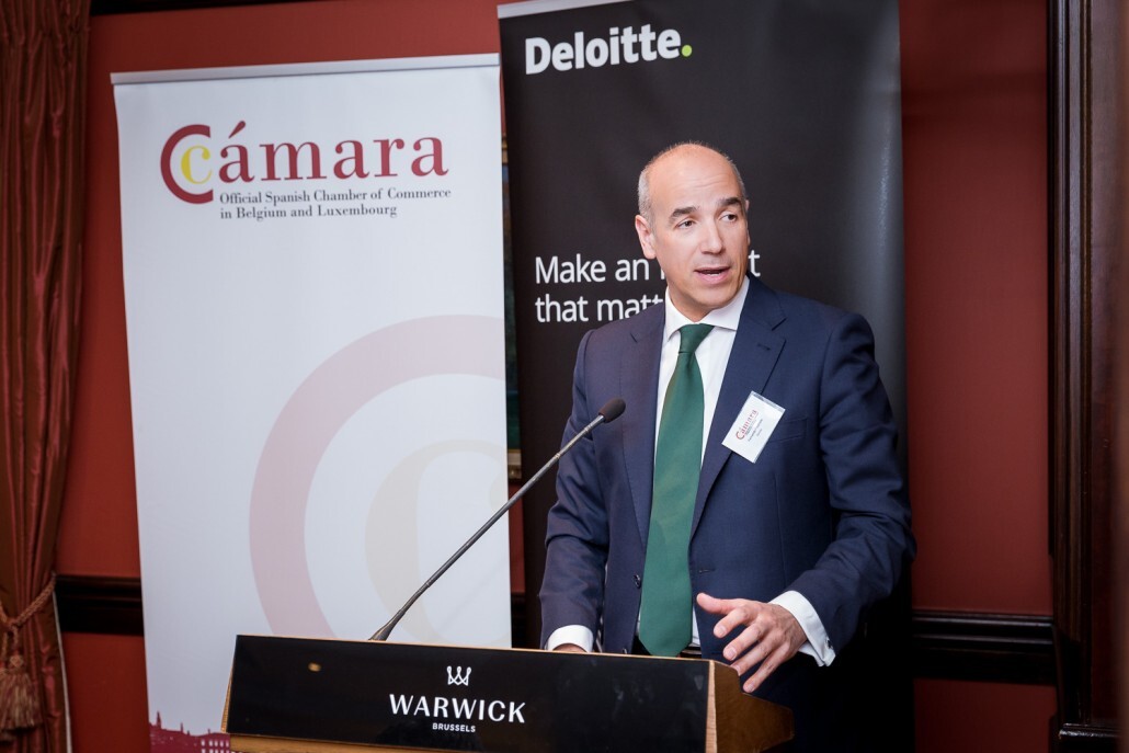 Photographer in Brussels, Belgium. Event Photography for the Spanish Chamber of commerce for Belgium and Luxembourg featuring Roberto Viola by Dani Oshi.