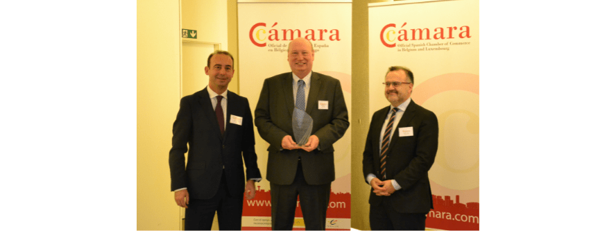 Pablo López Álvarez, Presidente de la Cámara Oficial de Comercio de España en Bélgica y Luxemburgo, con Henrik Hololei, Director General de la Dirección General de Movilidad y Transporte de la Comisión Europea