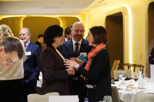 Almuerzo-debate-Ana-Gallego